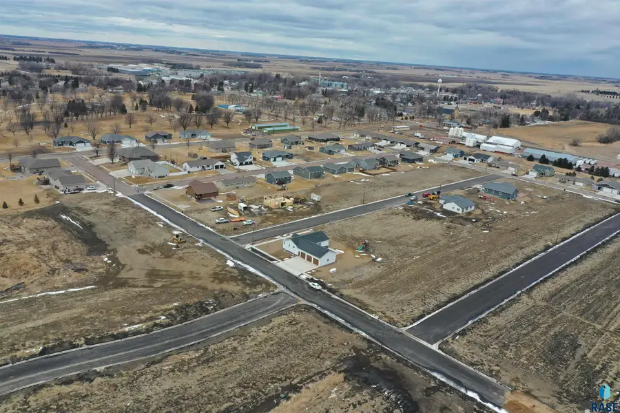 599 Wildwood Ave, Colman, SD 57017 - #2