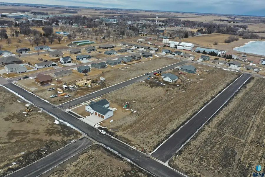 629 Hawk Ave, Colman, SD 57017 - #3