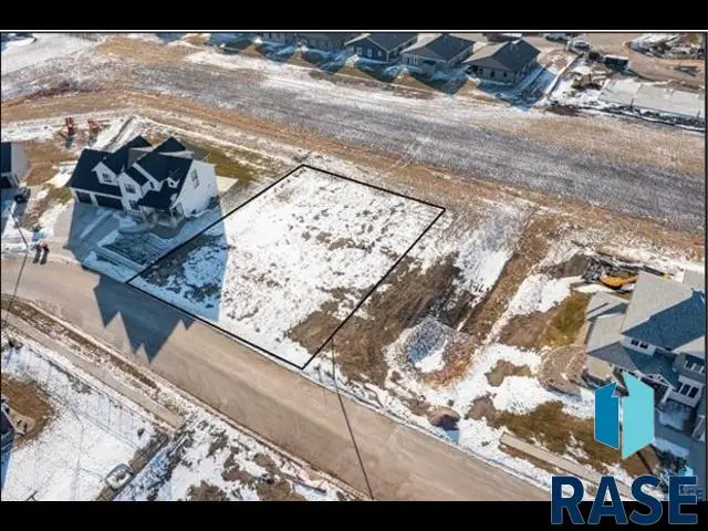 225 Central Park Ct, Harrisburg, SD 57032 - #2