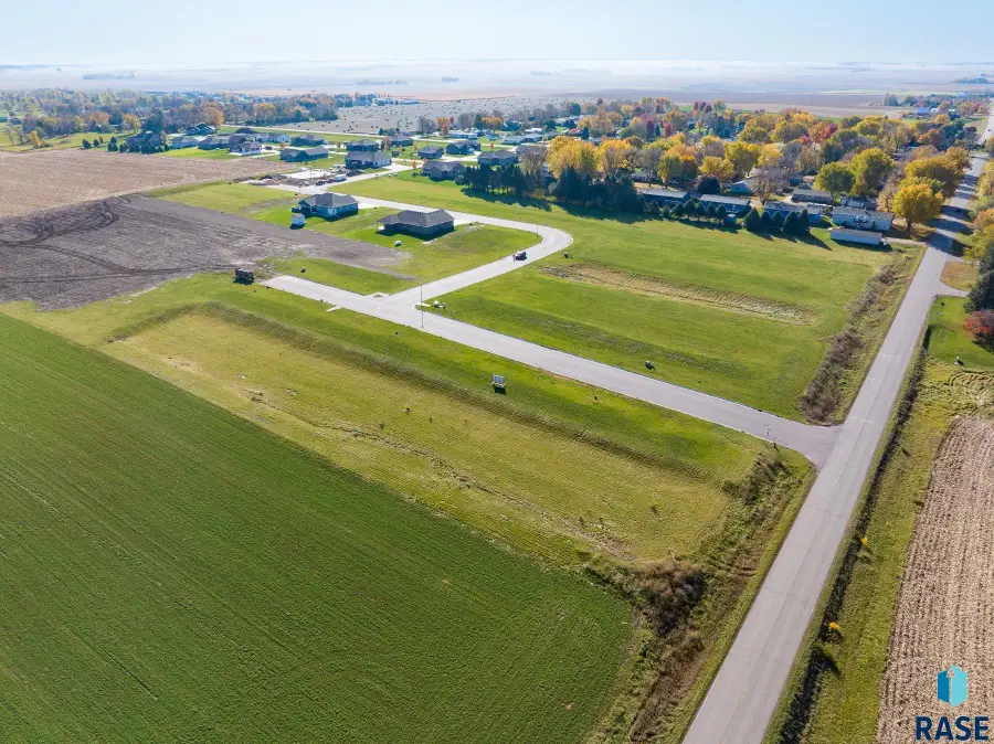 1303 Willard Ln, Larchwood, IA 51241 - #2