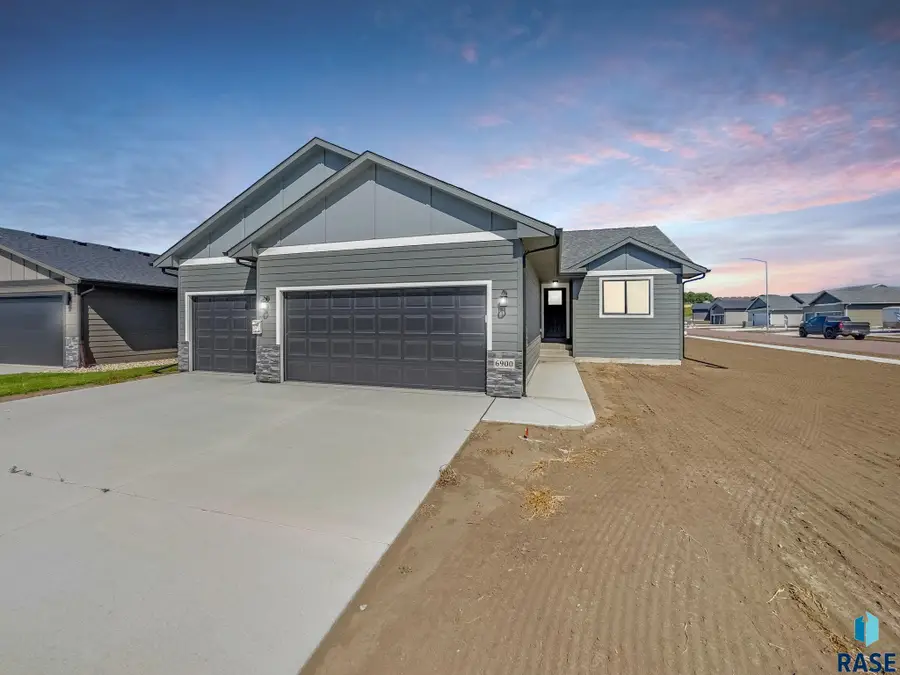 6900 W 5th St, Sioux Falls, SD 57107 - #2