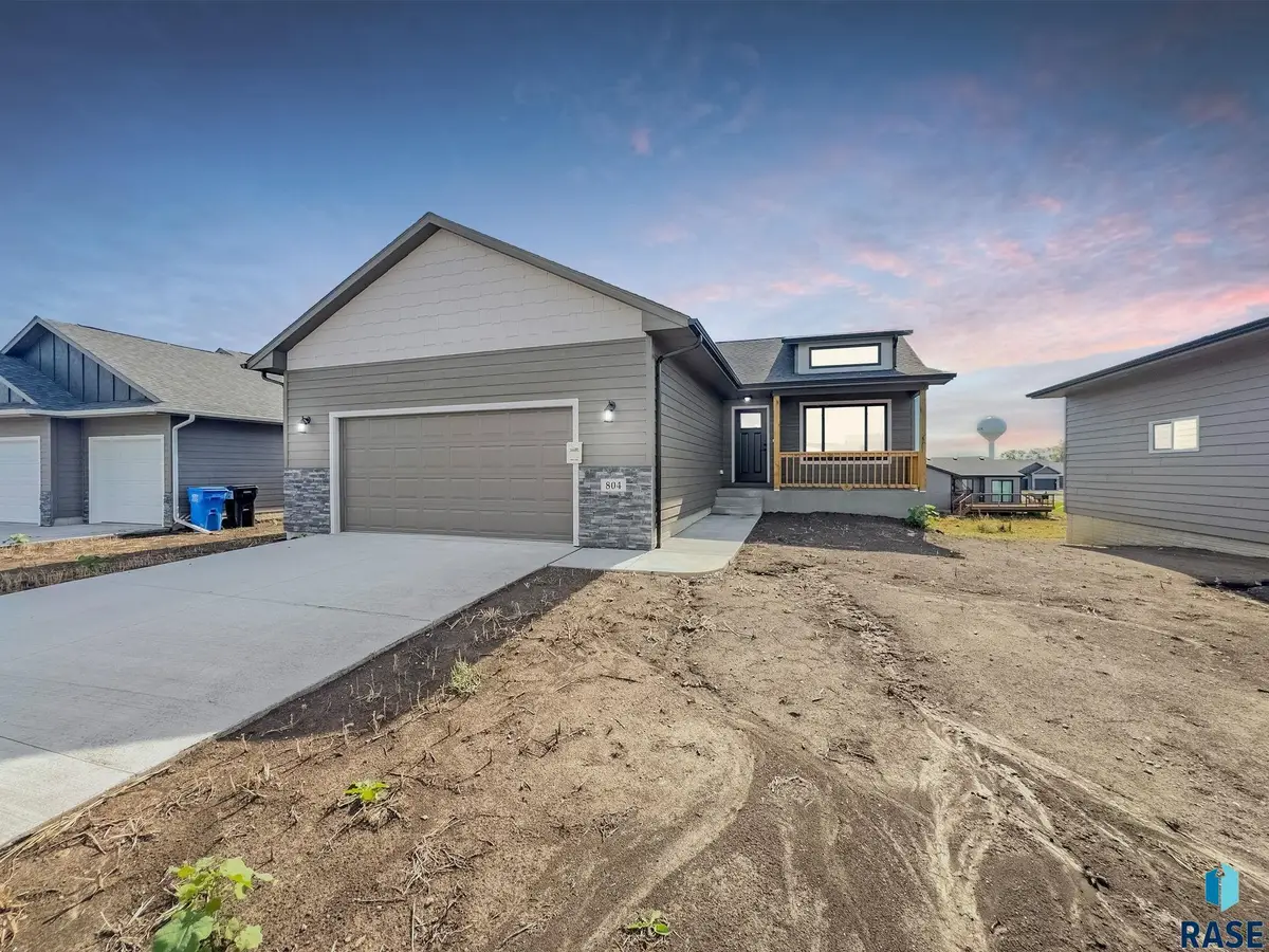 804 N Main St, Lennox, SD 57039 - #1