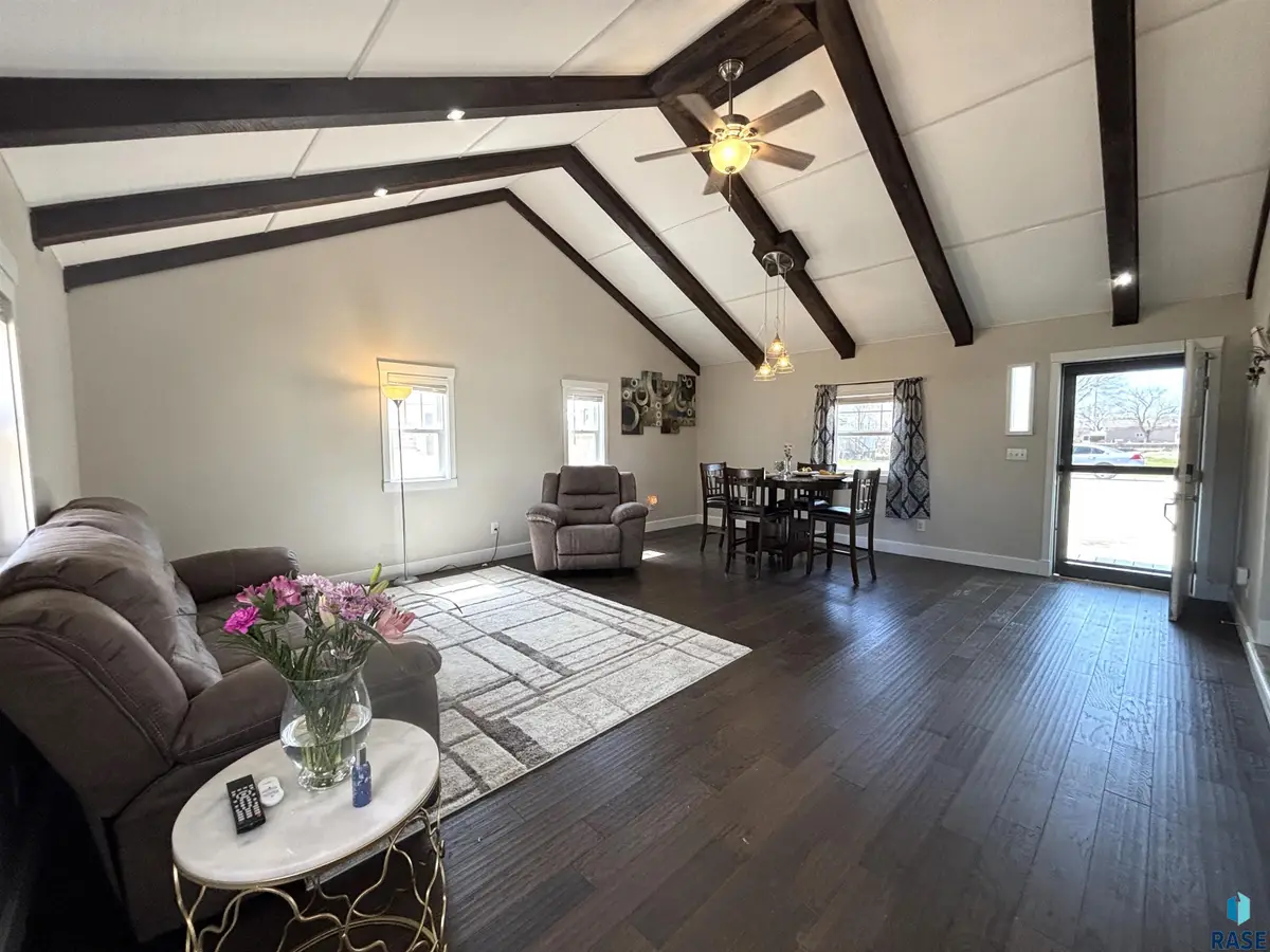 426 W 3rd St, Miller, SD 57362 - #1