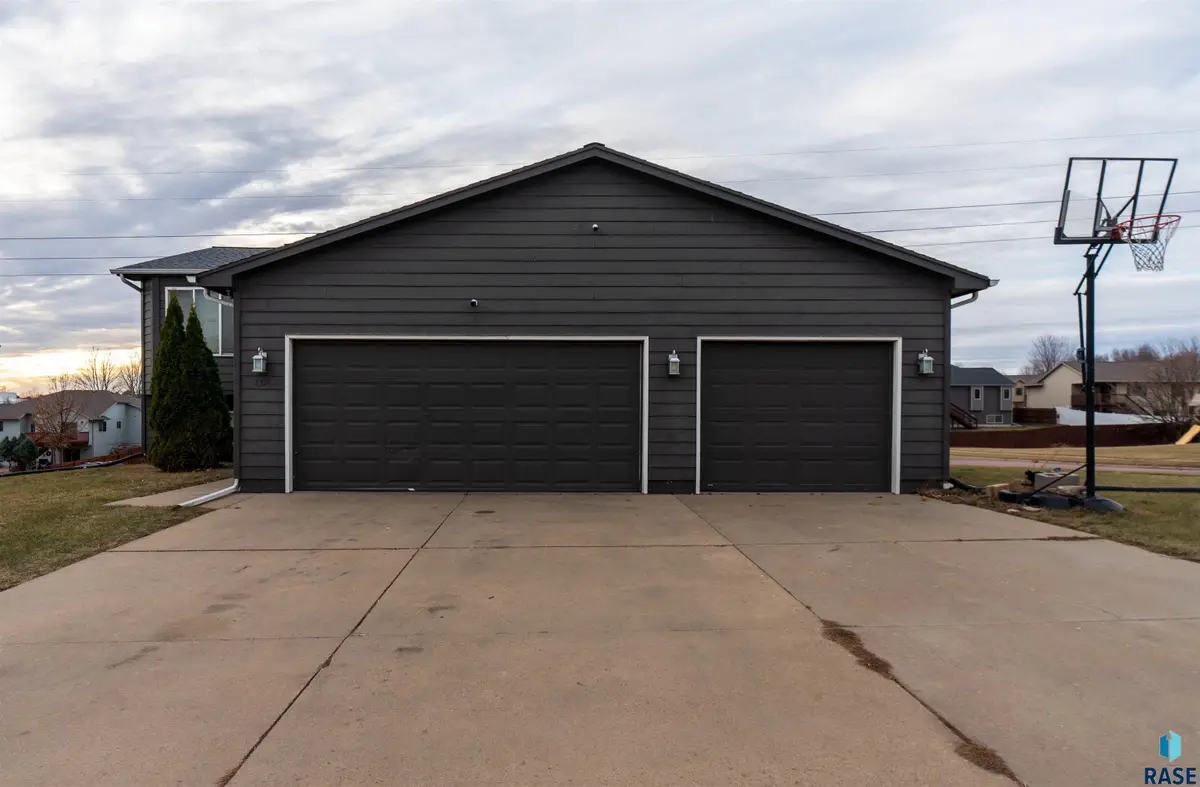 101 S Foss Ave, Sioux Falls, SD 57110 - #1