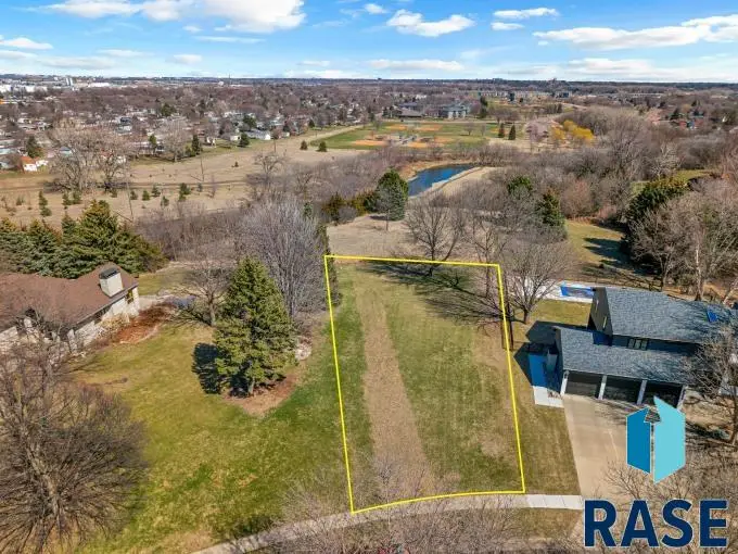 1224 S Stoney Pointe Ct, Sioux Falls, SD 57106 - #1