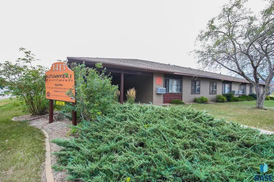 1411 E Rushmore Dr, Brandon, SD 57005 - #3