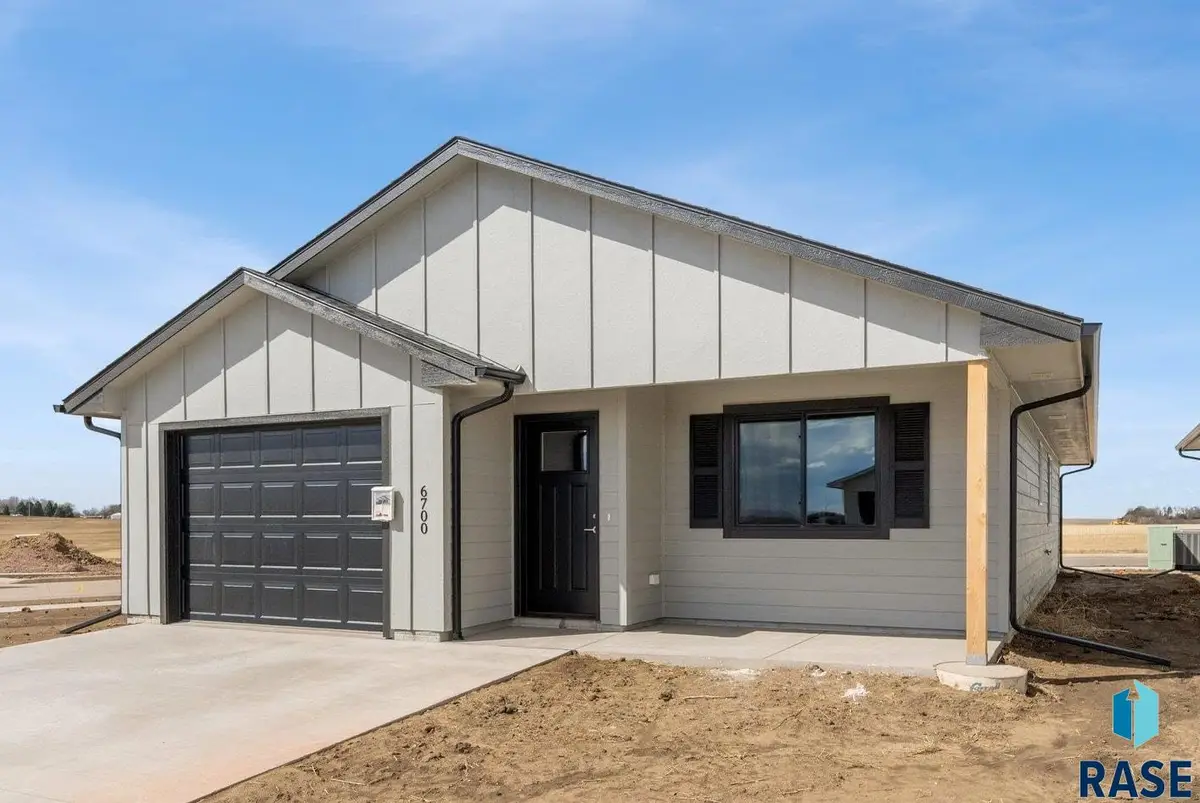 6720 E Thimbleweed St, Sioux Falls, SD 57110 - #1