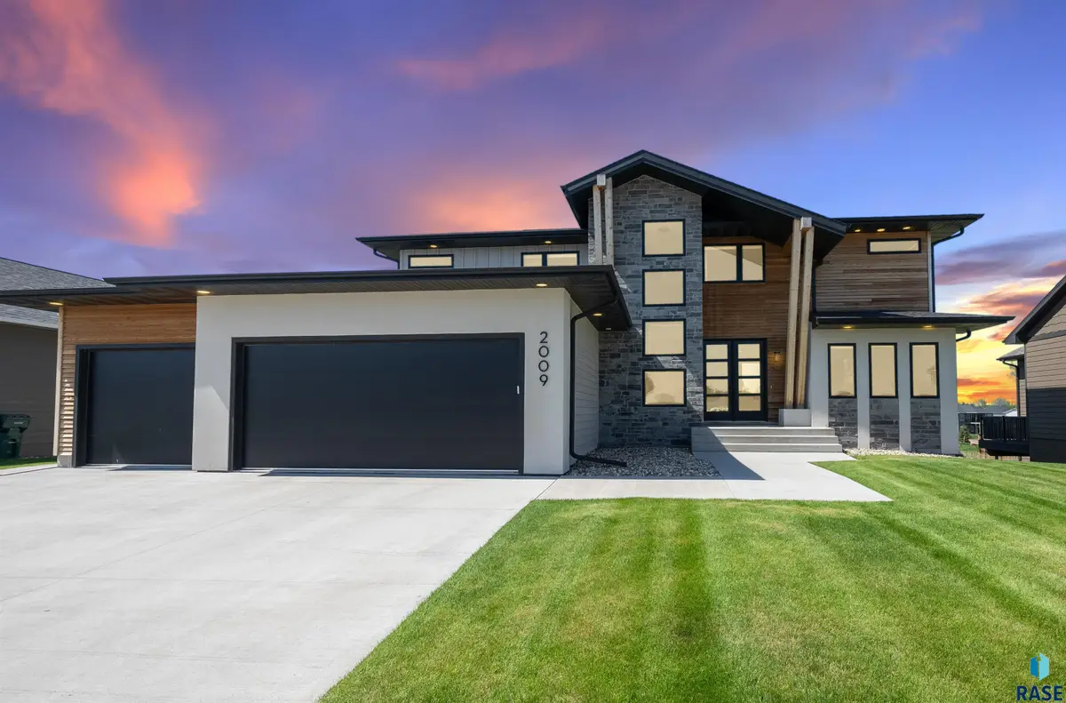 2009 S Firestone Ln, Sioux Falls, SD 57110 - #1