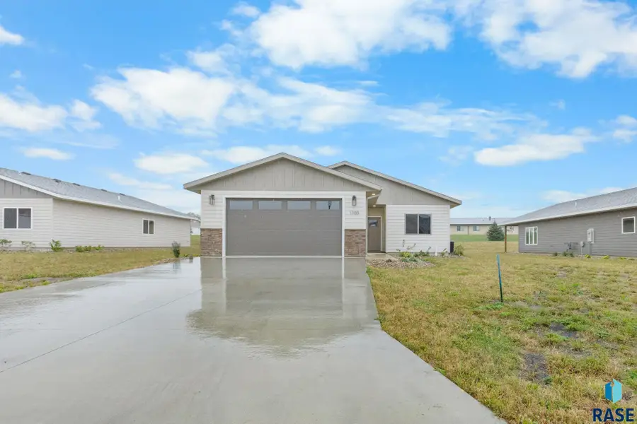 1100 S 6th Ave, Rock Rapids, IA 51246 - #2