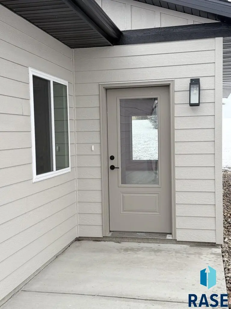 1104 S 6th Ave, Rock Rapids, IA 51246 - #3