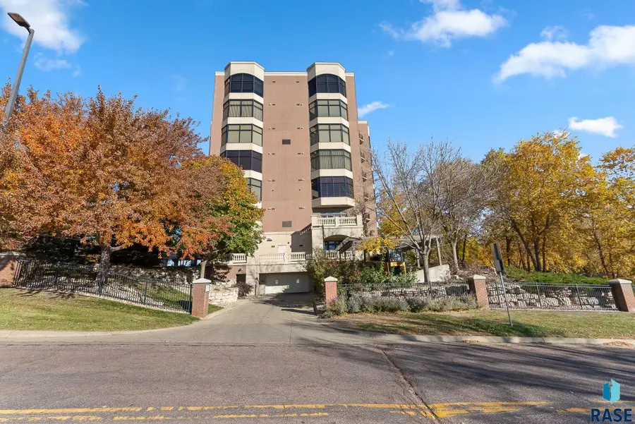 2908 W 37th Cir #504, Sioux Falls, SD 57105 - #3