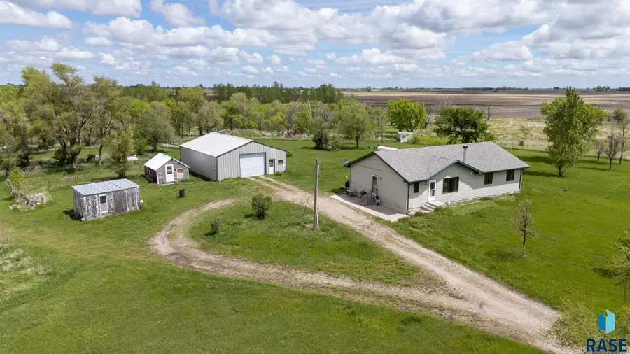 39240 210th St, Huron, SD 57350 - #2