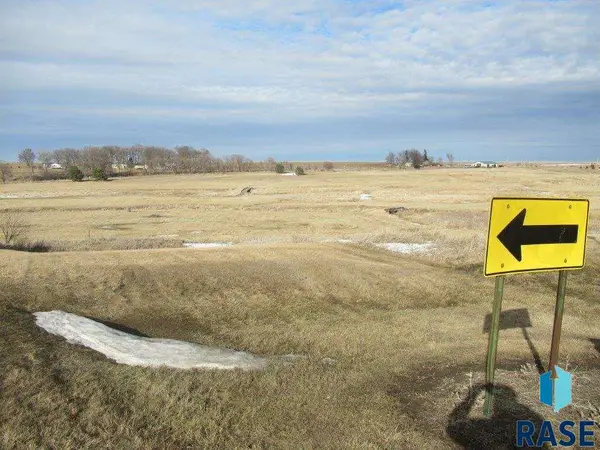 613 E 2nd Ave, Beaver Creek, MN 56116