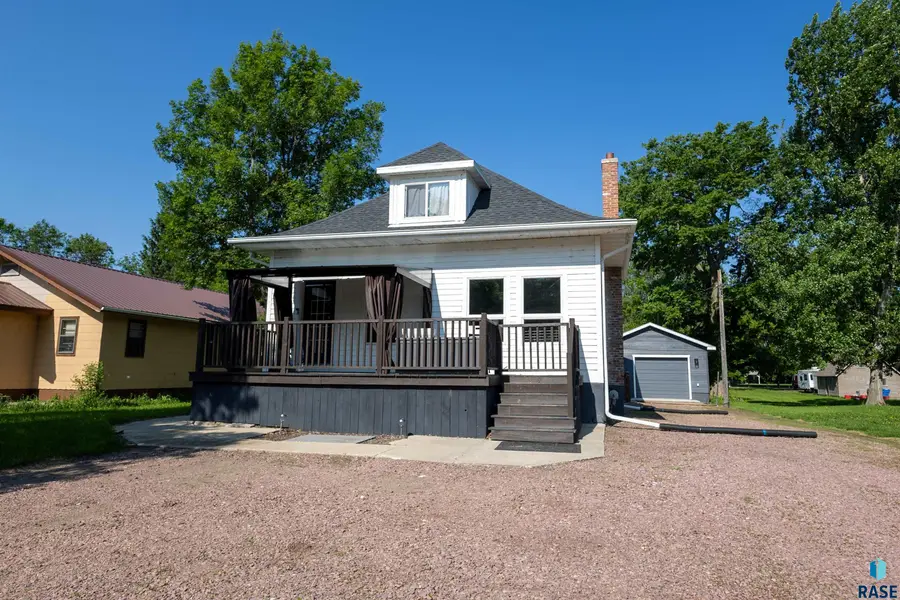 411 Garfield Ave, Willow Lake, SD 57278 - #2