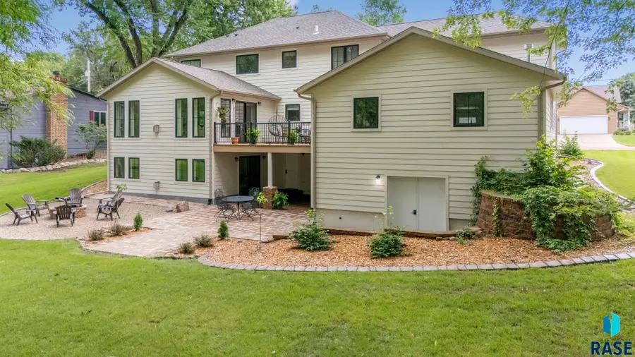 2841 E Old Orchard Trl, Sioux Falls, SD 57103 - #2