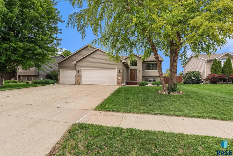 5547 S Wexford Ct, Sioux Falls, SD 57106 - #2