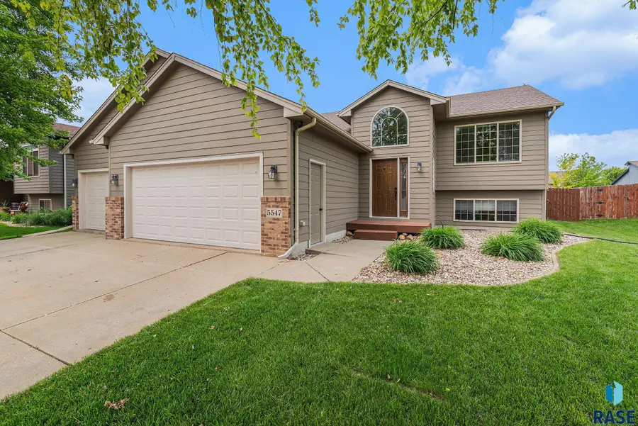 5547 S Wexford Ct, Sioux Falls, SD 57106 - #3