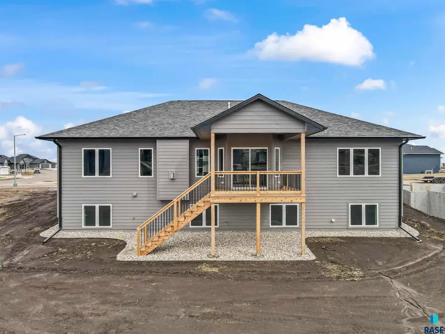 2205 S Red Oak Ave, Sioux Falls, SD 57110 - #3