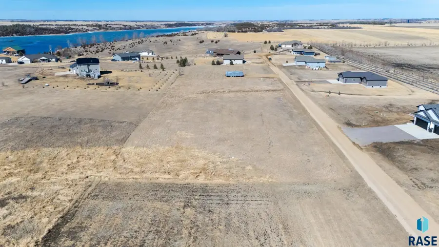 2 Reed Ct, Canistota, SD 57012 - #3