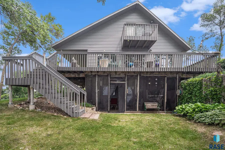 6199 Browning Dr, Madison, SD 57042 - #3