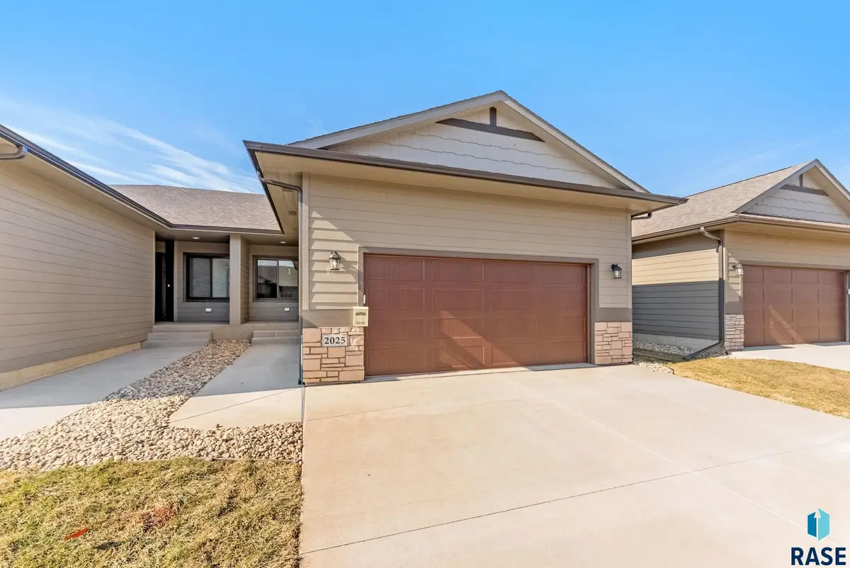 2025 S Sonoma Pl, Sioux Falls, SD 57106 - #1