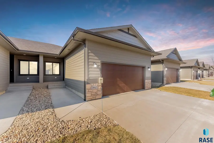 2025 S Sonoma Pl, Sioux Falls, SD 57106 - #2