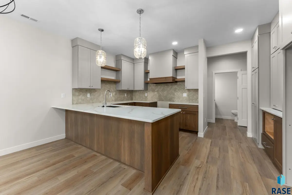 102 N Bryggen Pl, Sioux Falls, SD 57107 - #1