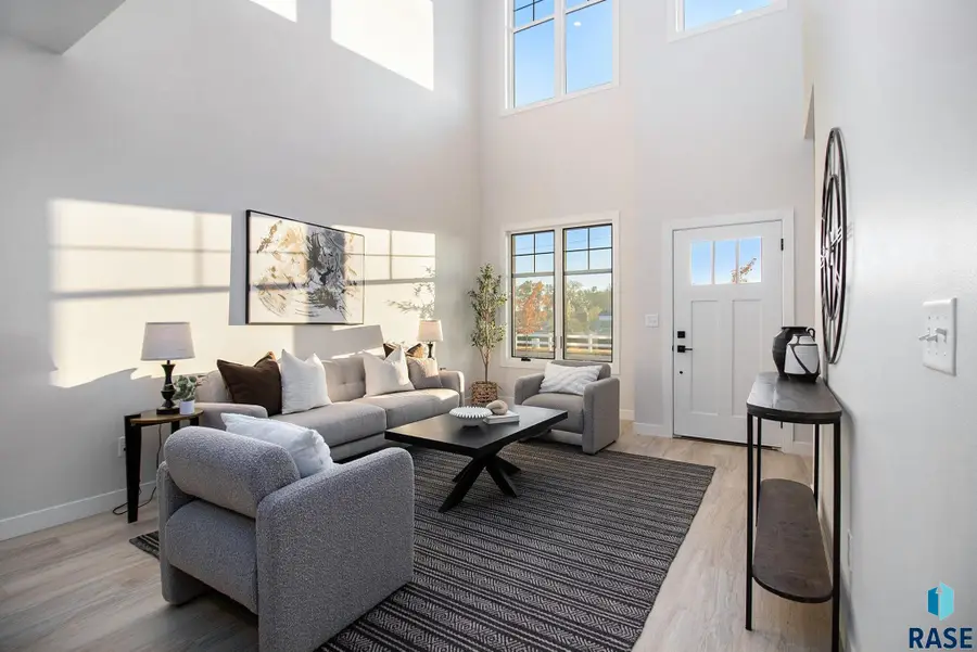 104 N Bryggen Pl, Sioux Falls, SD 57107 - #2