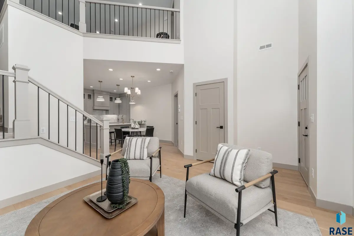 8611 W Shoreline Pl, Sioux Falls, SD 57107 - #1