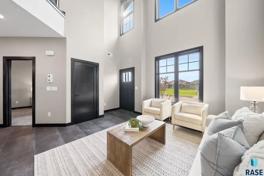 8617 W Shoreline Pl, Sioux Falls, SD 57107 - #3