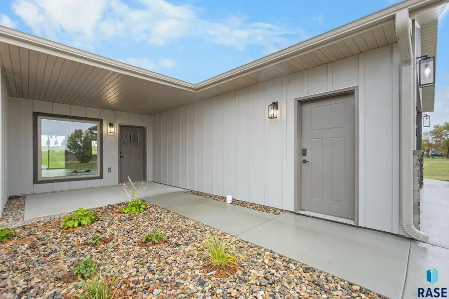 505 Mill Pond Rd #1, Rock Rapids, IA 51246 - #3