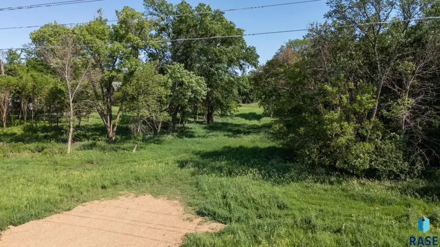 Benton Rd, Hartford, SD 57033 - #2