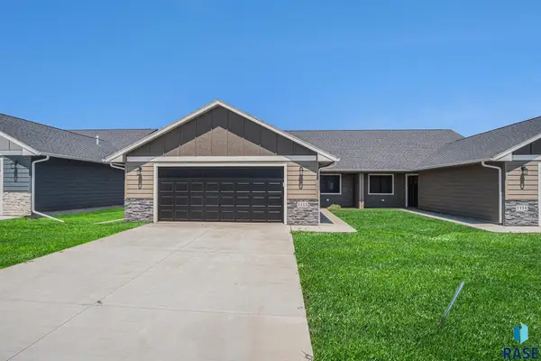 1112 11th St Ne, Madison, SD 57042
