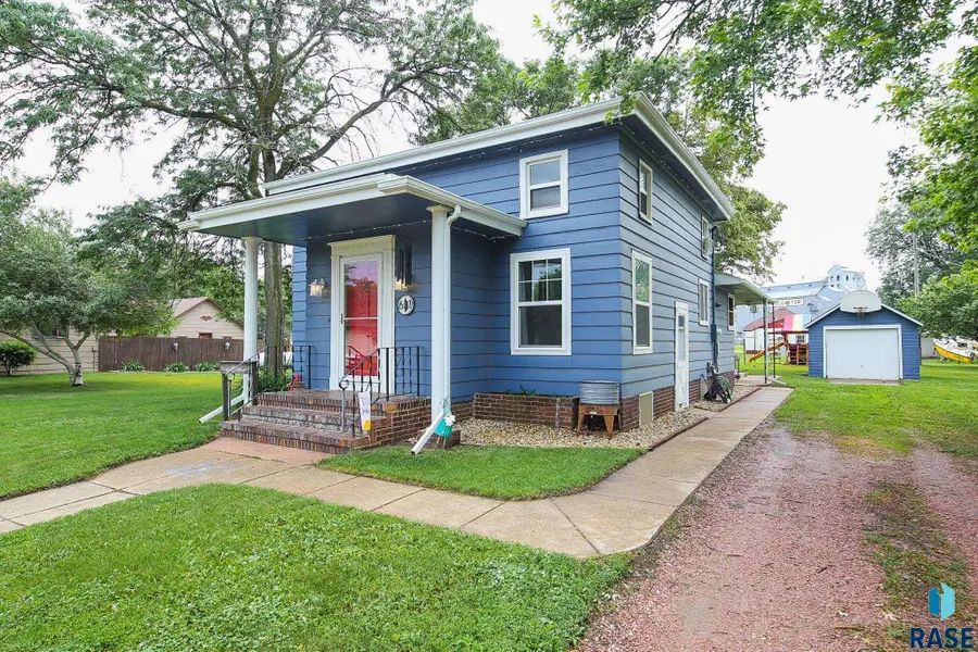 631 E 2nd St, Bridgewater, SD 57319 - #2