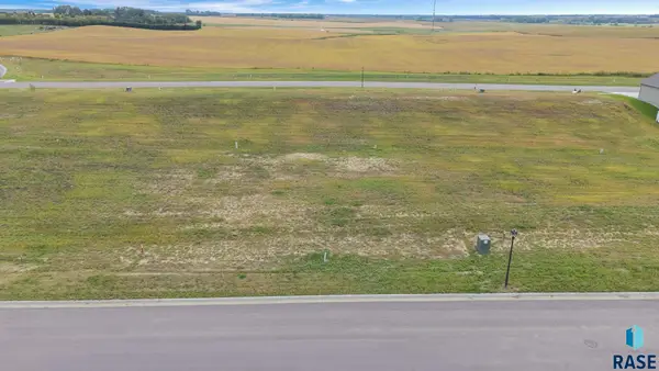 5 Dianne St, Crooks, SD 57020