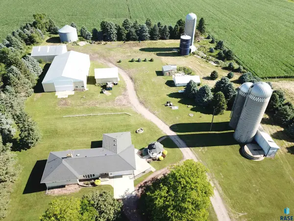 515 151st St, Luverne, MN 56156