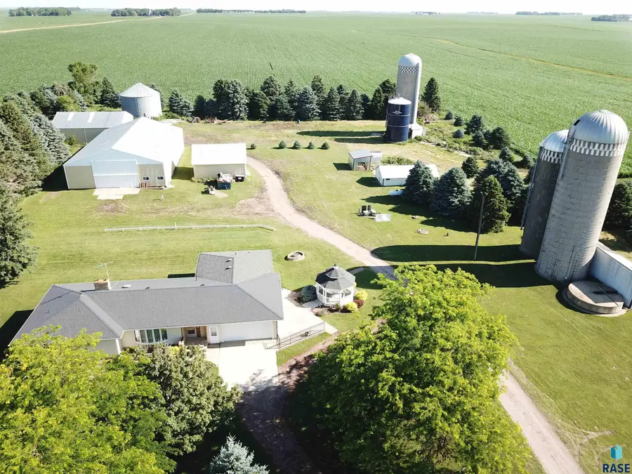 515 151st St, Luverne, MN 56156 - #2