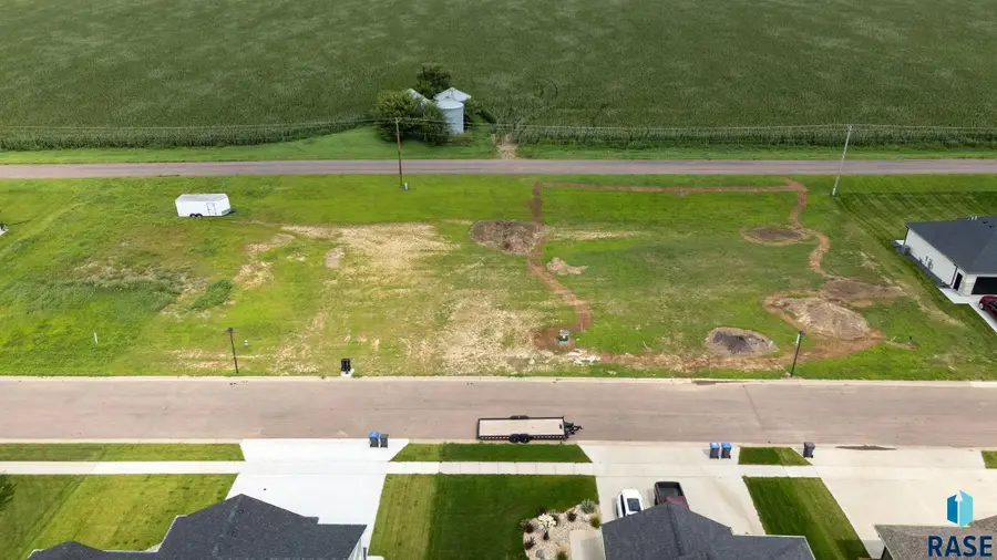 429 W 5th St, Crooks, SD 57020 - #2