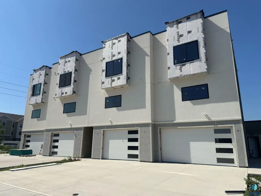 5000 E 54th St, Sioux Falls, SD 57110 - #2