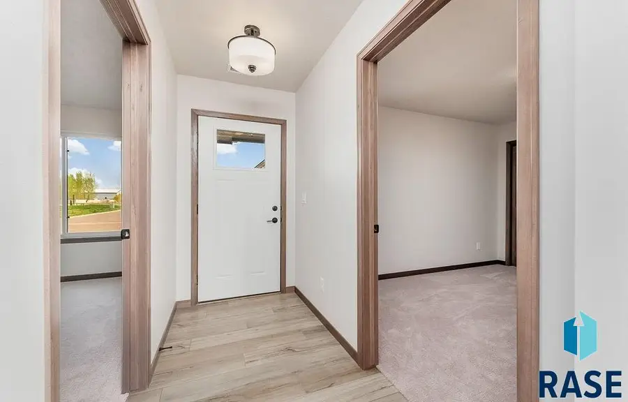 1001 E Wayne Pl, Tea, SD 57064 - #2