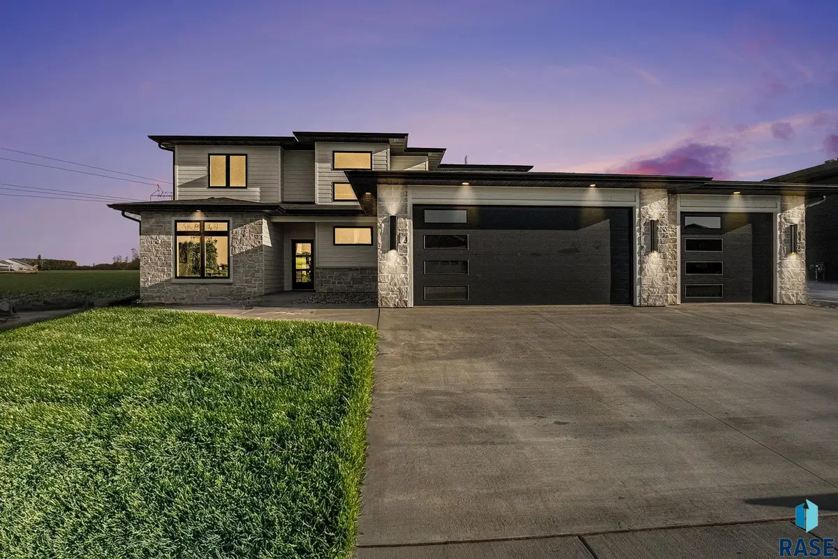 905 N Sylvan Dr, Sioux Falls, SD 57110 - #1