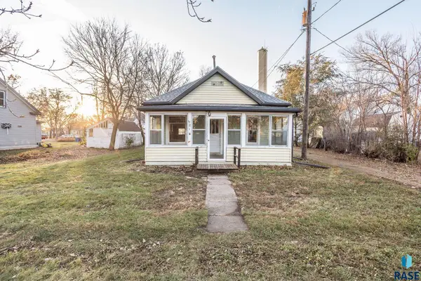 621 Montana St, Centerville, SD 57014