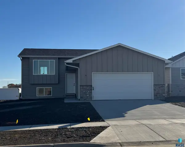7109 E Syracuse St, Sioux Falls, SD 57110