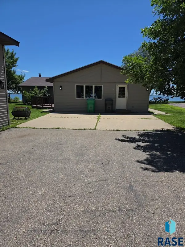 162 Nw Lake Dr, Lake Norden, SD 57248