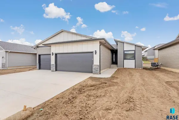 5500 E Brennan Dr, Sioux Falls, SD 57110