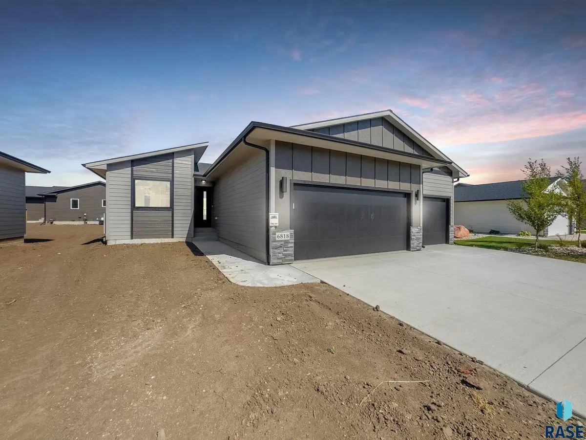 6818 W 5th St, Sioux Falls, SD 57107 - #1