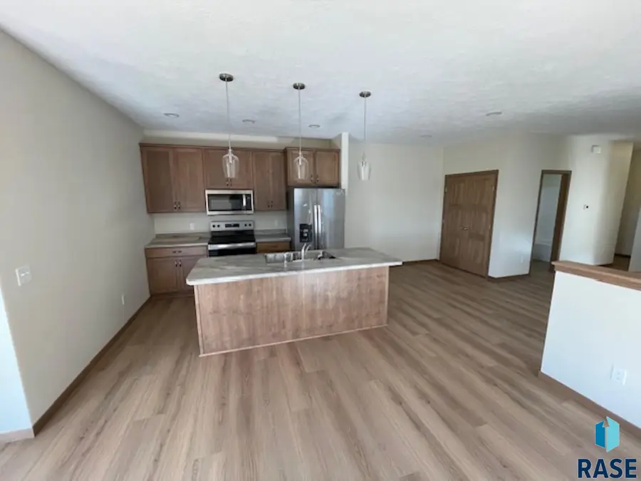 9637 W Tunis Dr, Sioux Falls, SD 57106 - #2