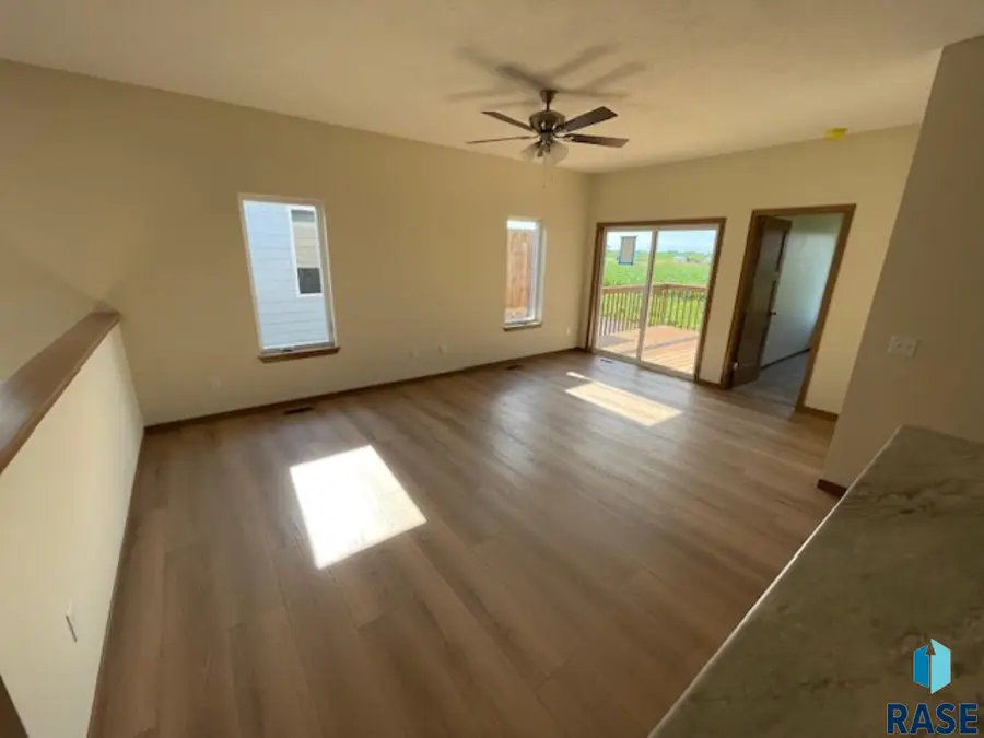 9637 W Tunis Dr, Sioux Falls, SD 57106 - #3