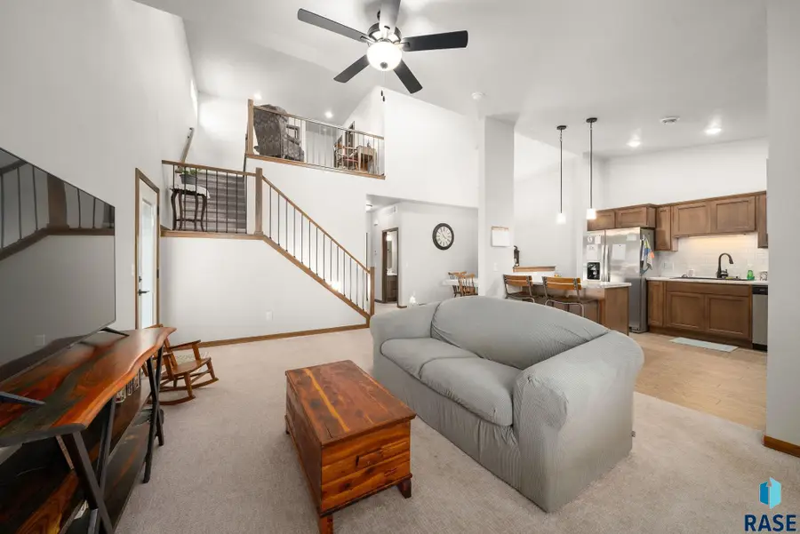 2800 S Julia Pl, Sioux Falls, SD 57106 - #2