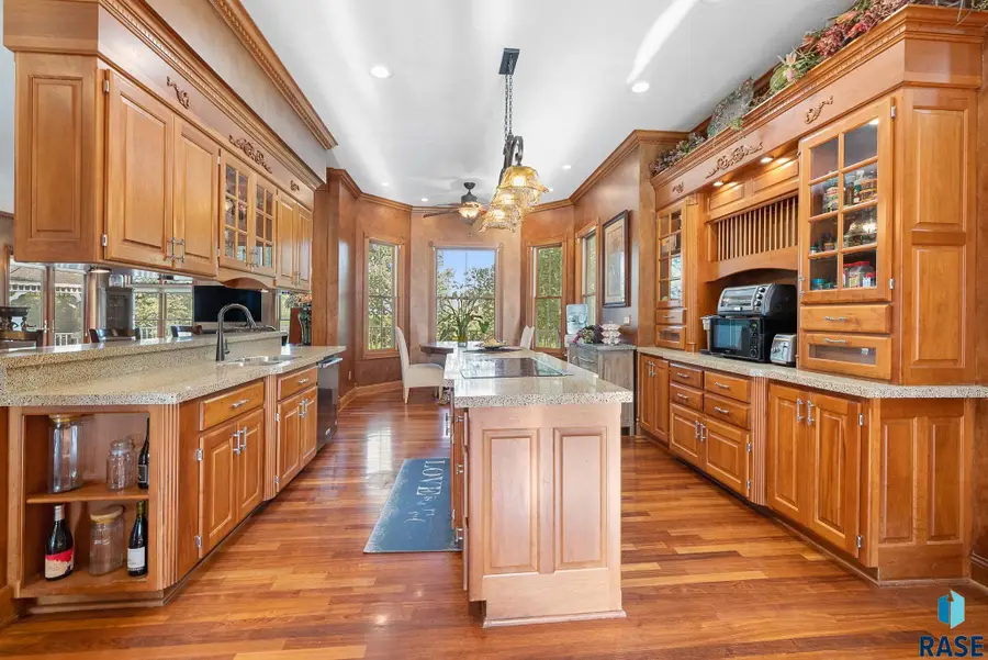 300 Fairway Cir, Brandon, SD 57005 - #2